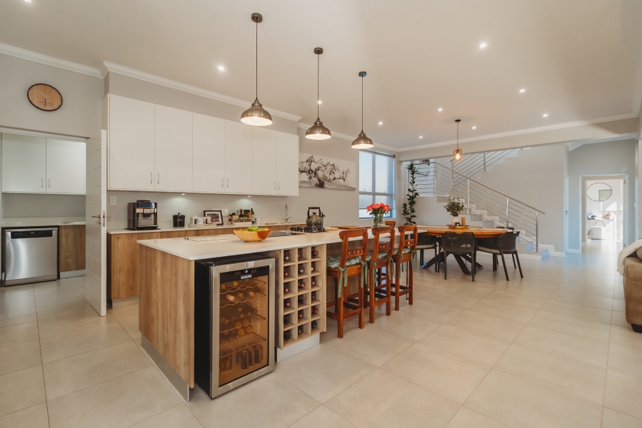 4 Bedroom Property for Sale in Kingswood Golf Estate Western Cape